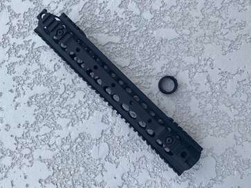 Knight's Armament Company URX 3.1 Rail 13.5 (new old stock AAC)