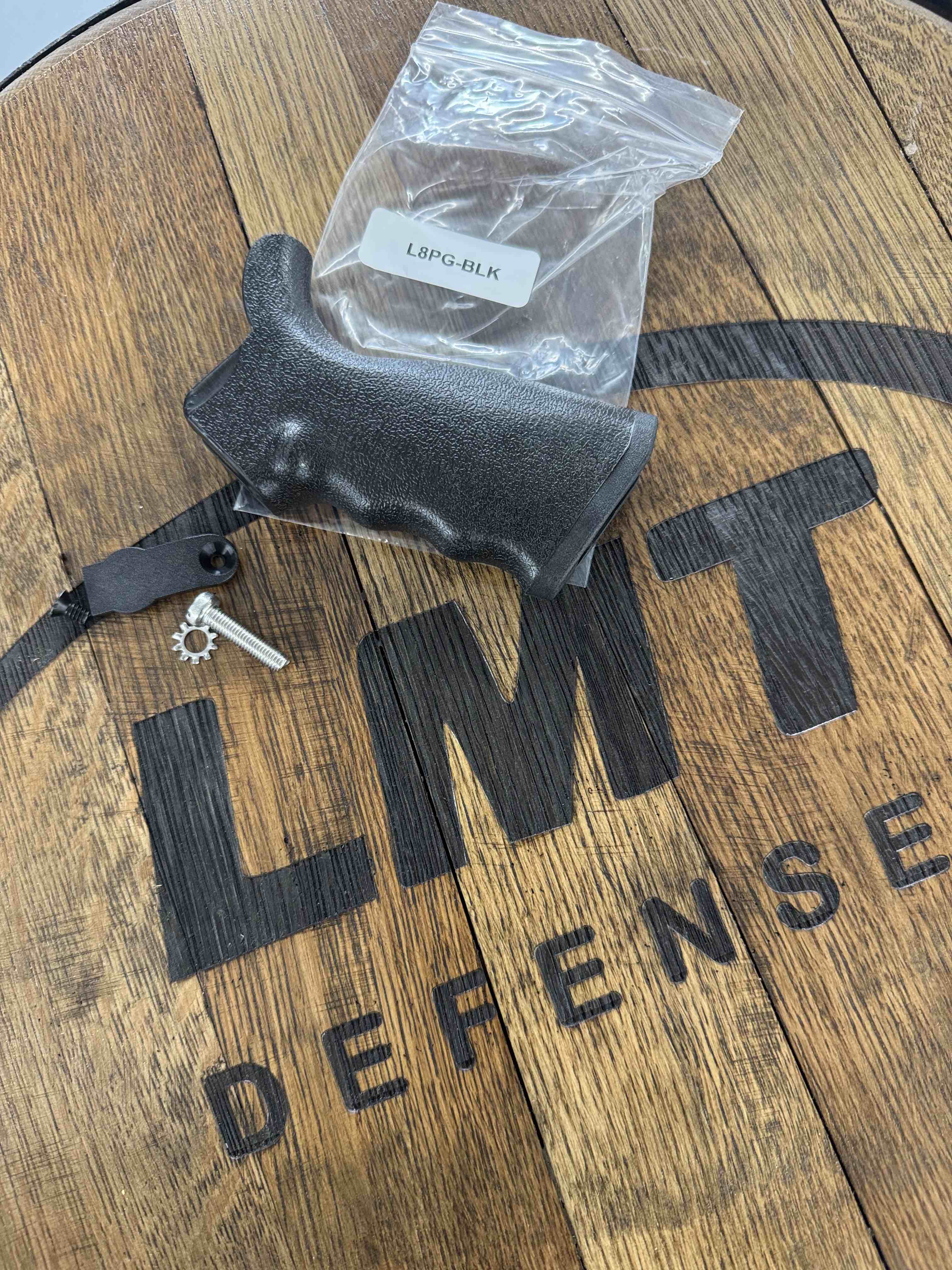 LMT Estonia Grip Black
