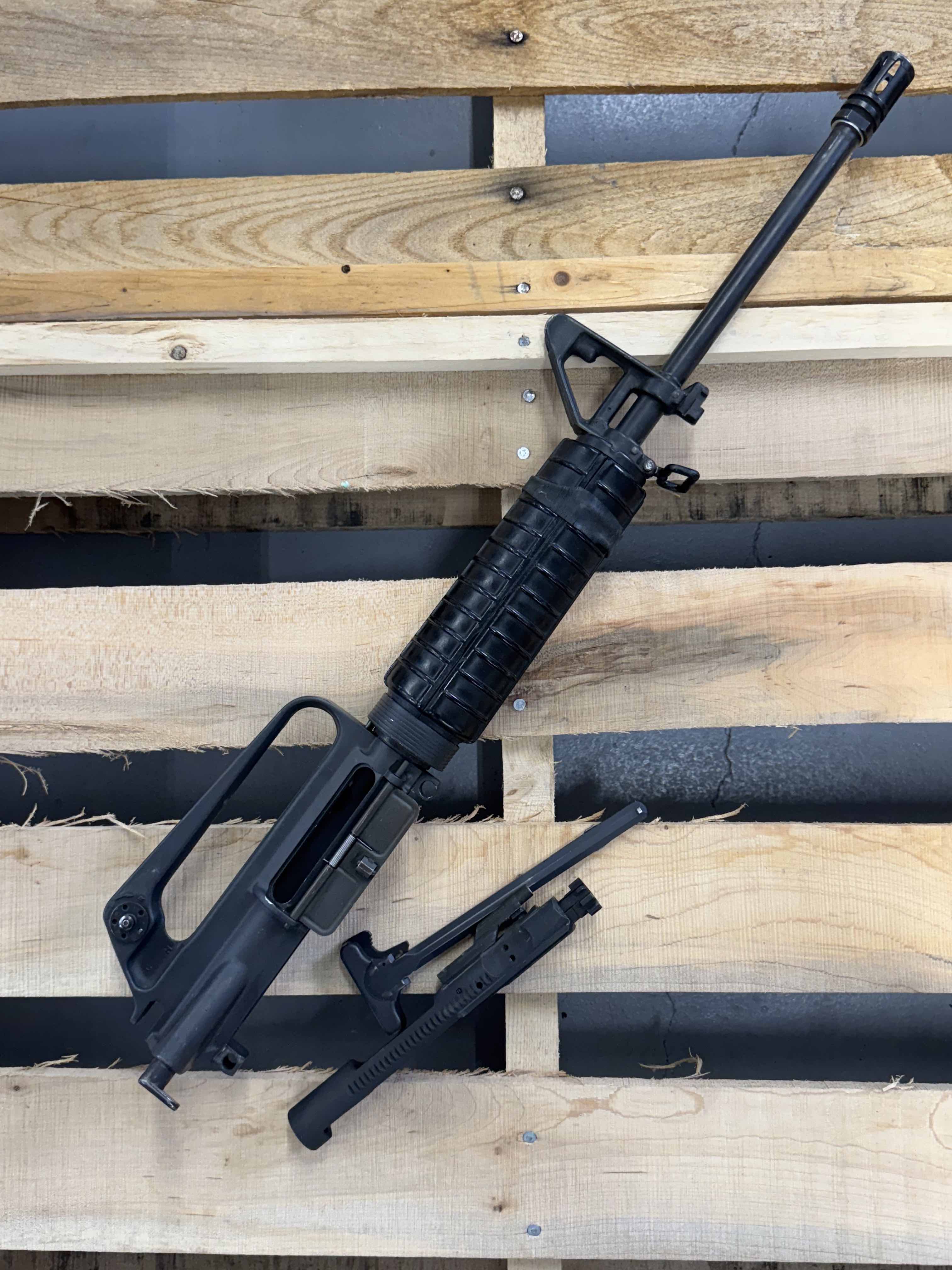 16 Colt SP1 Upper Receiver LRG PIN (Pre 80's) 1/7