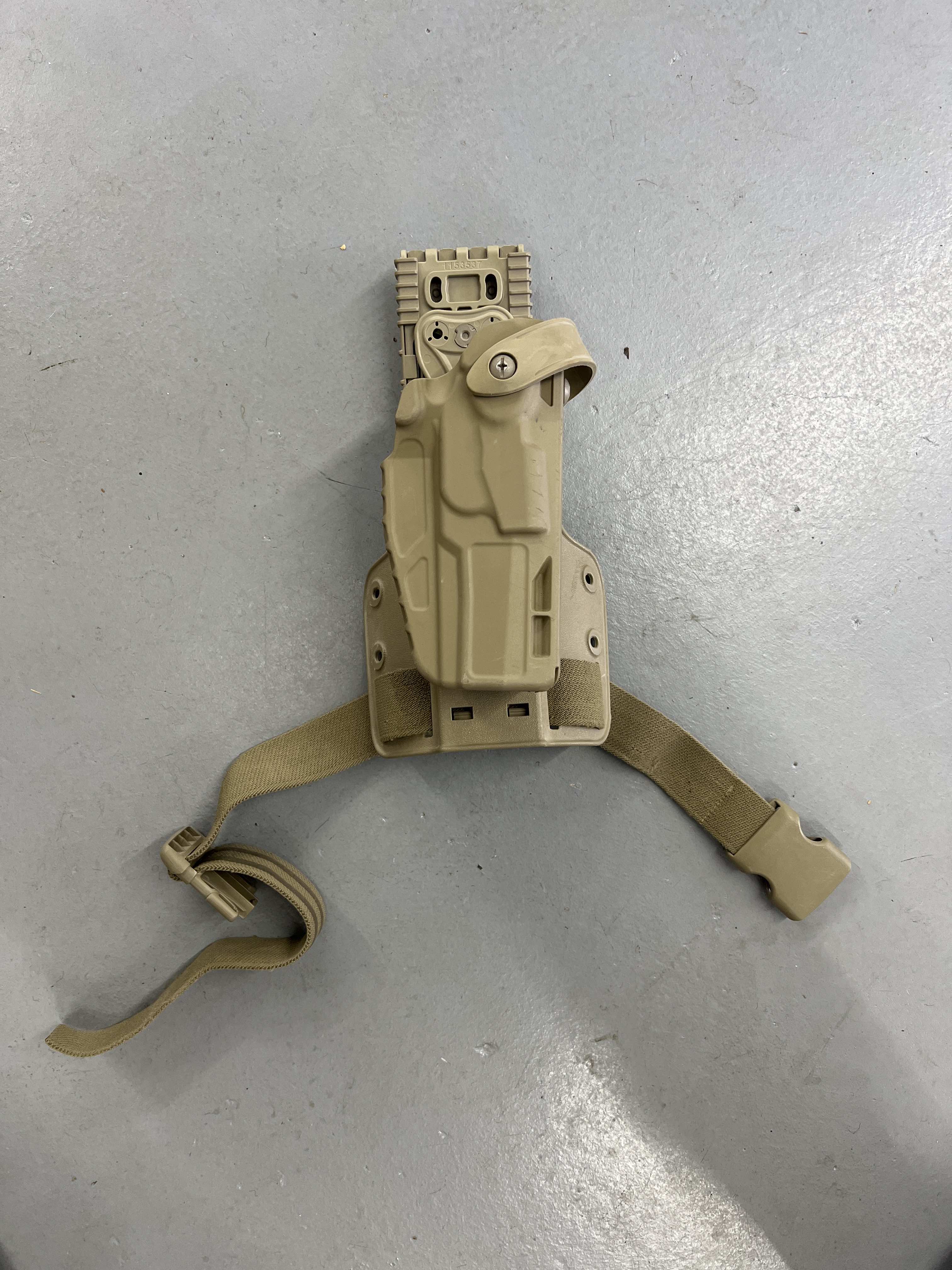 Safariland Sig 320/250 Full Size FDE right leg holster 7304-450