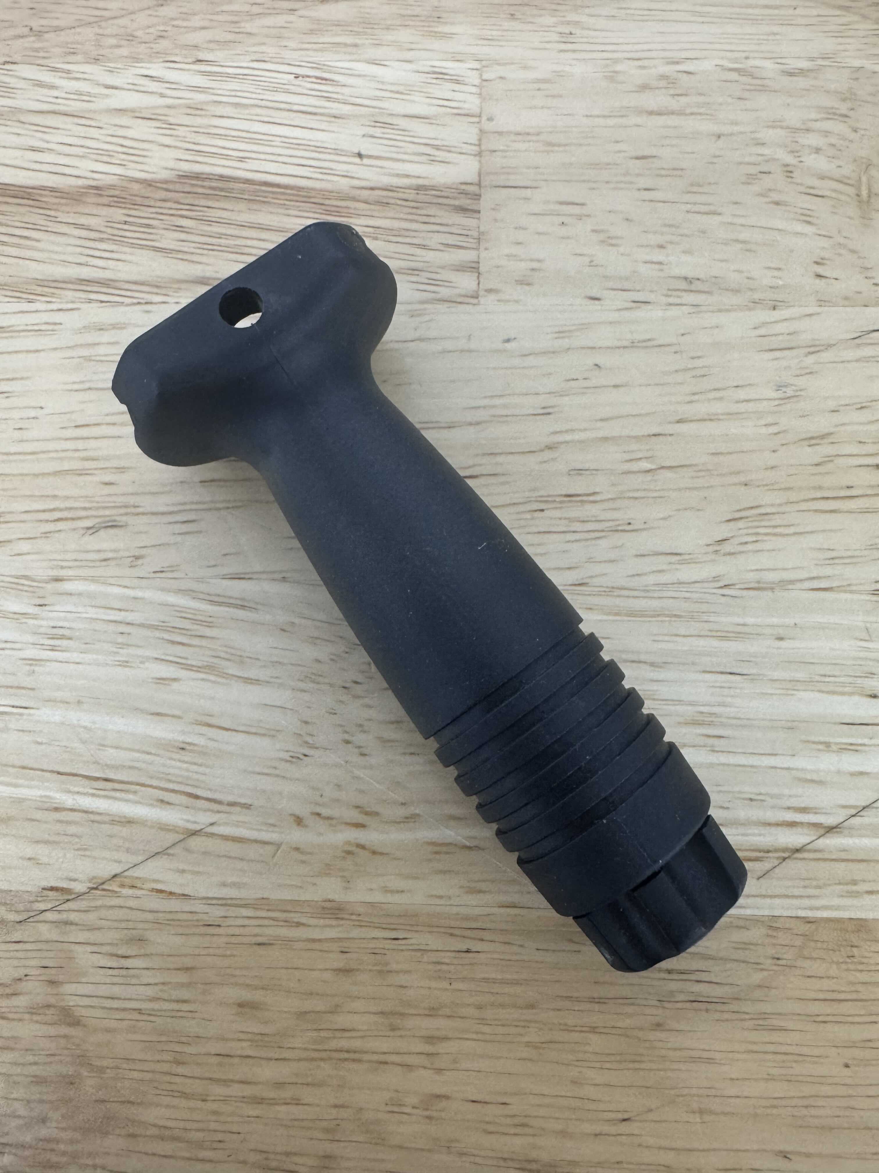 MIL CONTRACTOR Vertical Grip